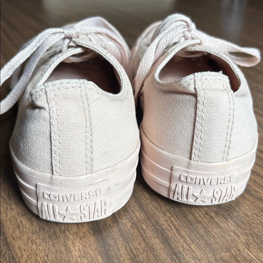 Converse Size 7.5 Pale Pink Low Top Sneakers Shoes